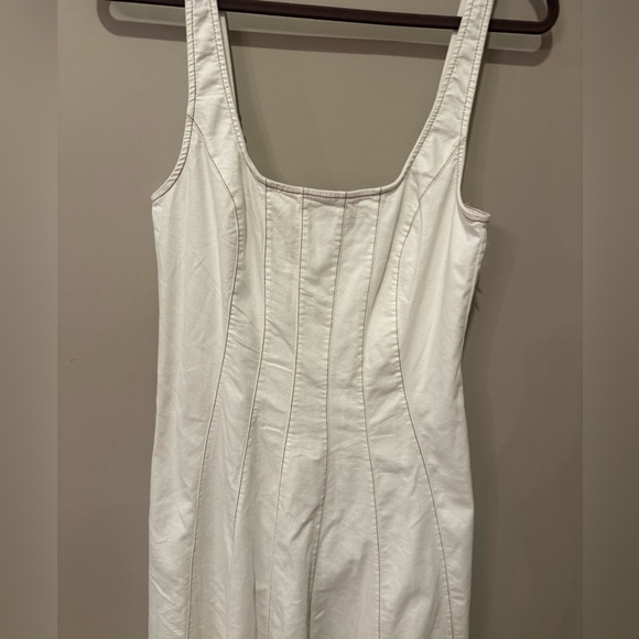 Petal & Pup Una Midi Dress in white - Picture 10 of 14